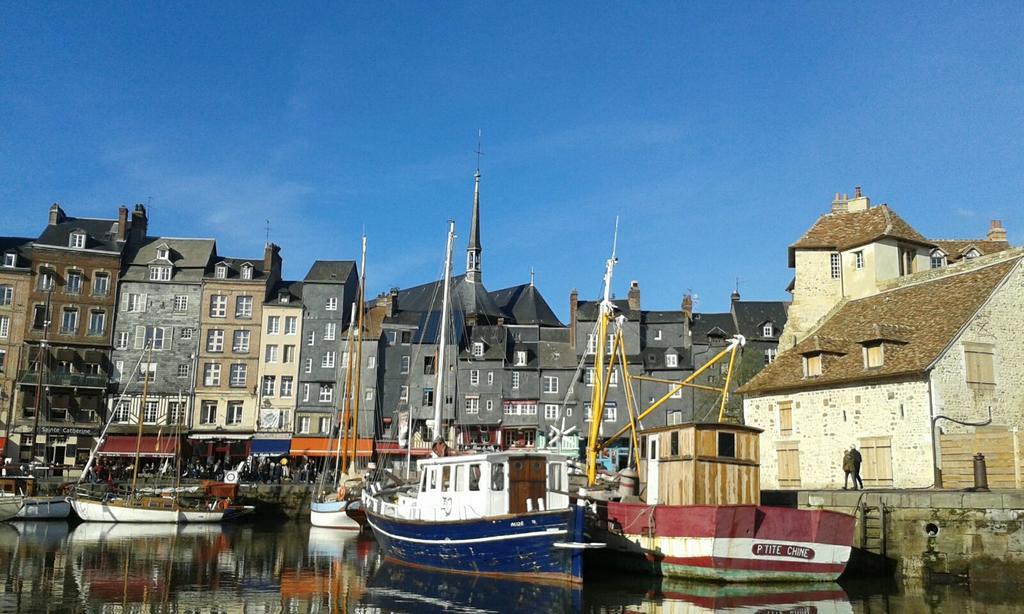 La Cabane Du Pecheur Honfleur Exterior photo